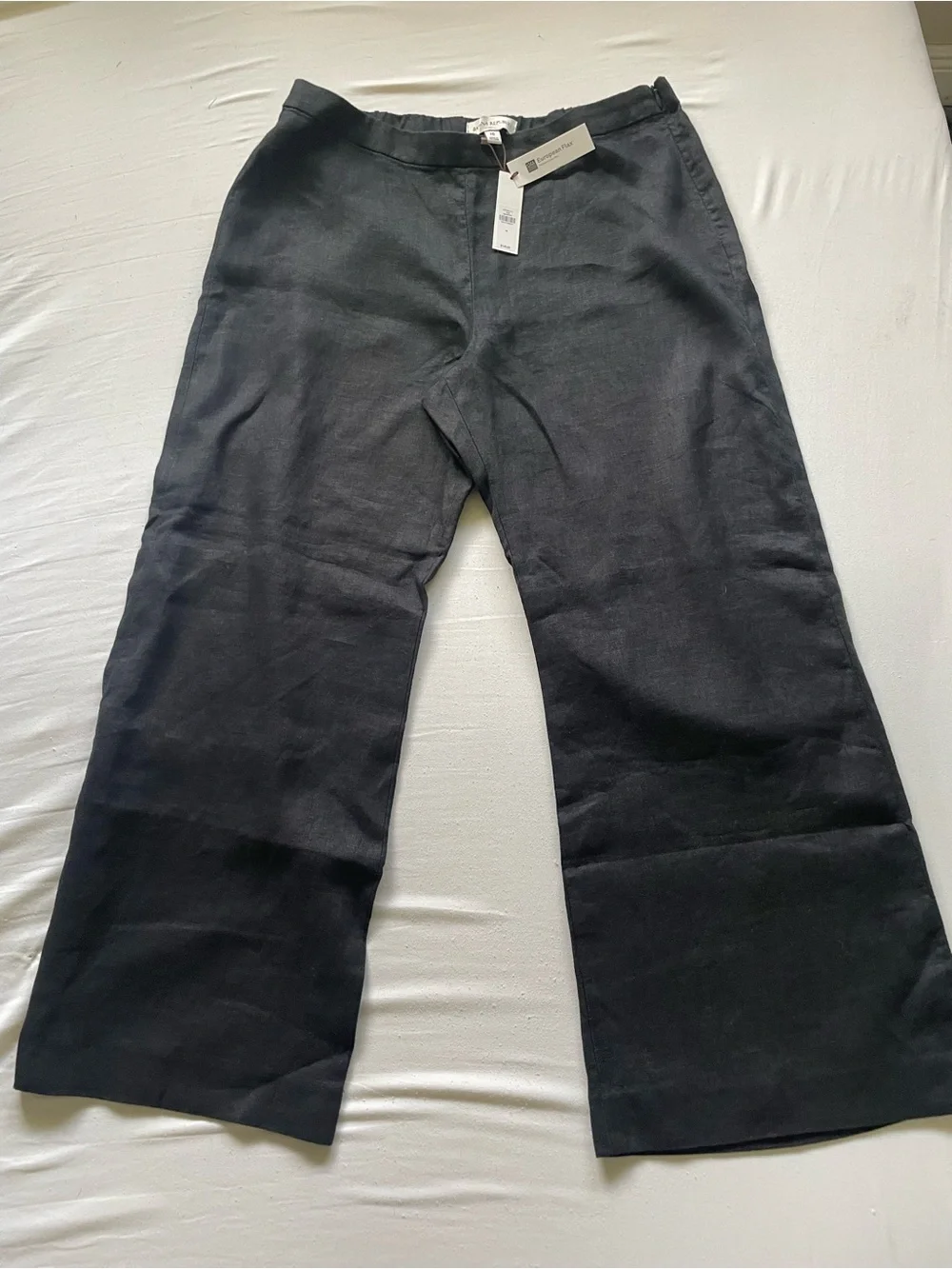 Banana Republic Wonen’s Black Solid Linen Flat Front Dress Pants